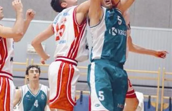 Spahija je bil med drugim tudi trener novomeške Krke (na fotografiji v zelenih dresih).