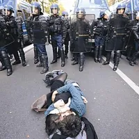 Protestna manifestacija pariških srednješolcev