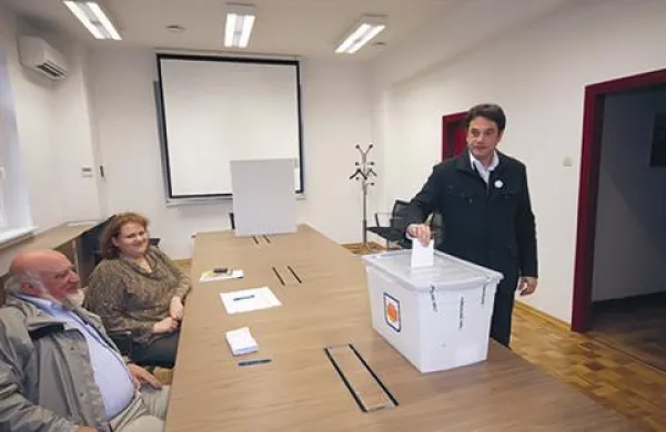V Novi Gorici je prepričljivo zmagal Matej Arčon