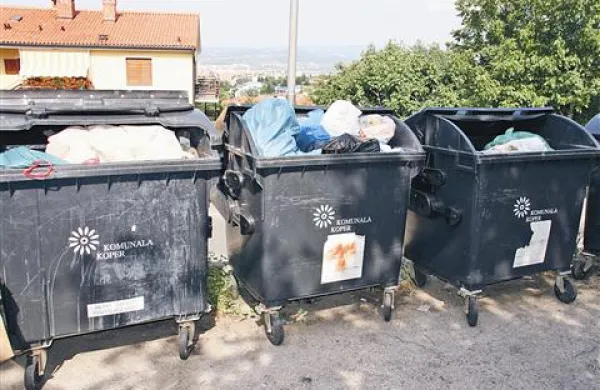 V Komunali Koper so se preuranjeno odločili za 70-odstotno podražitev cen storitev zbiranja, odvoza in ravnanja z odpadki. 