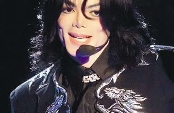 Michael Jackson je letos zaslužil več kot Lady Gaga, Madonna in Jay-Z skupaj.