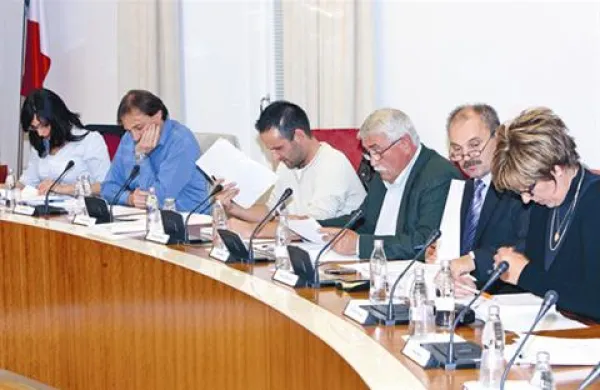 Stari izolski občinski svet bo verjetno zasedal še enkrat