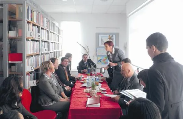 Knjižnica Kozina je bogatejša za okoli sto knjig v albanščini
