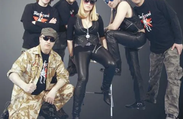 Rock Partyzani so svoj nov glasbeni izdelek naslovili Vedno na pravi strani.