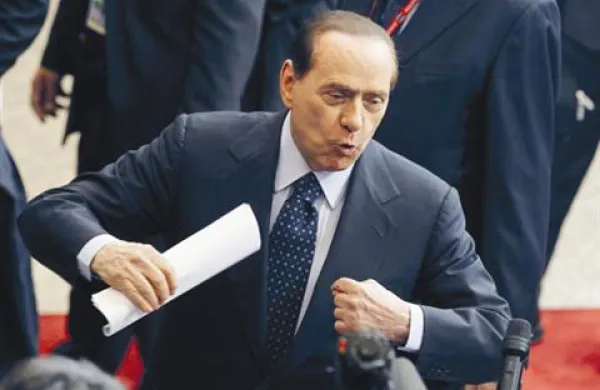 Berlusconi je spet v središči afer z mladimi dekleti.