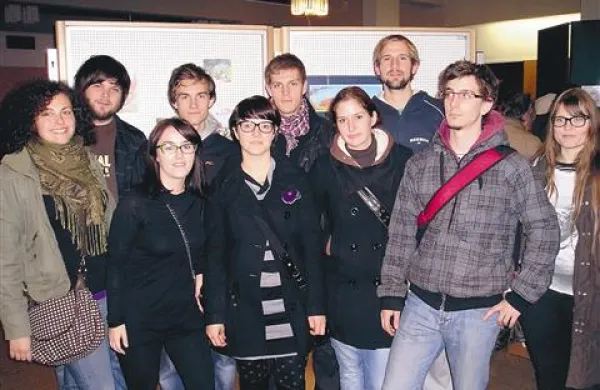 Ekipa, ki jo je  družilo veselje do filma.
