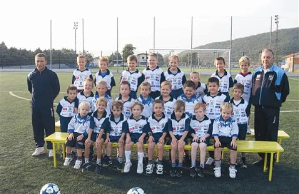 Dekanska nogometna &scaron;ola z 200 mladimi