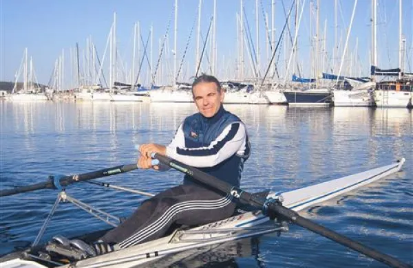   Iztok Butinar najbolj uživa zgodaj zjutraj, ko se s skifom poda na vodo
