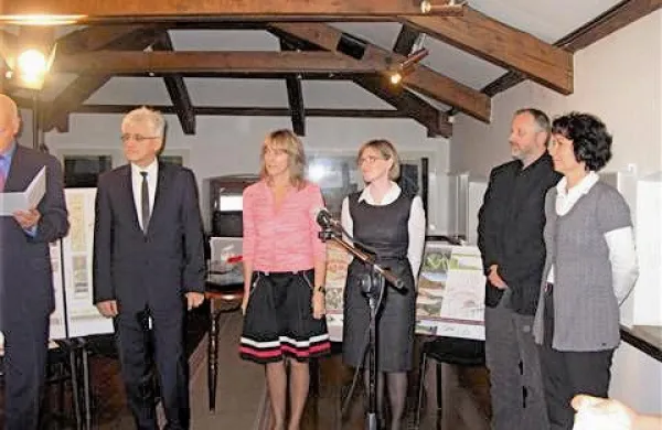Minister za okolje in prostor Roko Žarnić je podelil priznanje avtorjem urbanističnega načrta Novo mesto.
