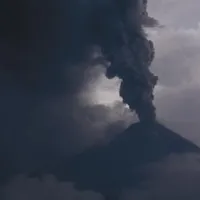 Indonezijski vulkan povzroča kaos v letalskem prometu