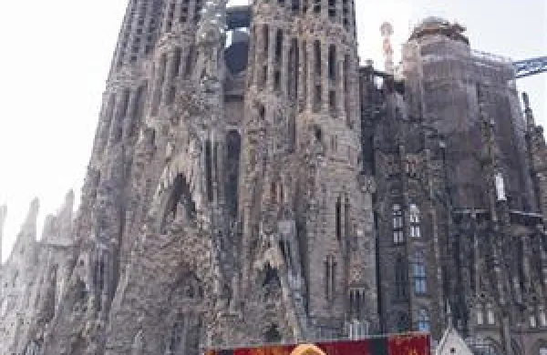 Papež posvetil Sagrado Familio
