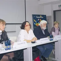 O veliko možnostih kulturnega turizma v Piranu so razpravljali (z leve): Polona Senčar, Sonja Ana Hoyer, Toni Biloslav, povezovalka Irena Weber