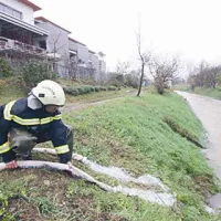 Črpanje vode iz garažne kleti  stanovanj na Erjavčevi ulici