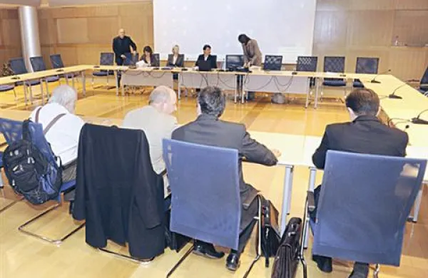  Da aneks začne veljati, sindikati več ne potrebujejo večine, dovolj je, da zastopajo 40 odstotkov zaposlenih v javnem sektorju