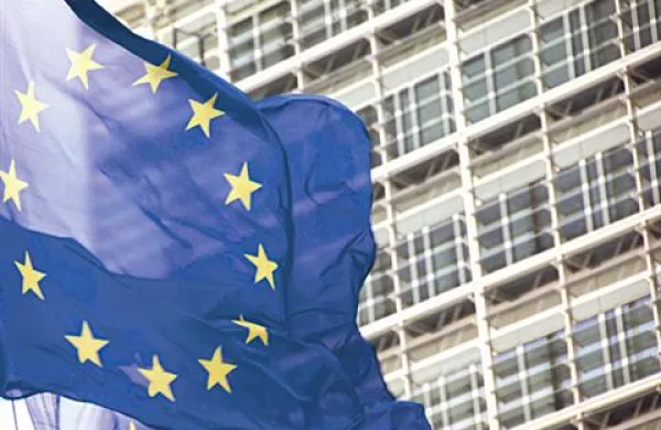 EU odpravila vizume za BiH in Albanijo