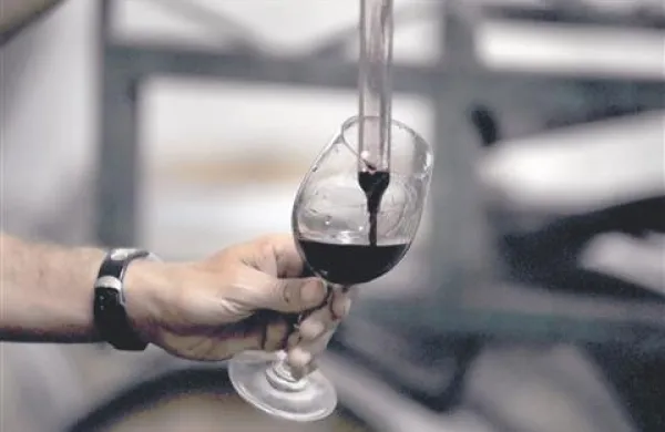 v Evropi v povprečju kar 1,3 odstotka bruto nacionalnega proizvoda (gre za 125 milijard evrov)  porabimo za zdravljenje posledic škodljive rabe alkohola.