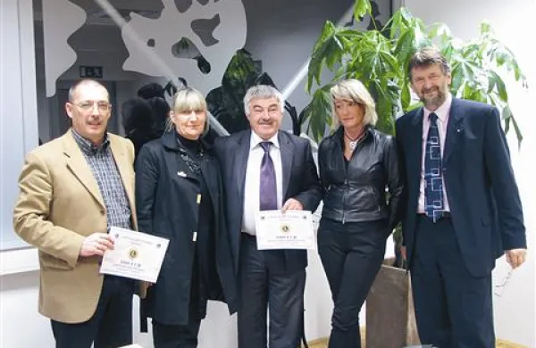 Po dogovoru bosta župana denar namenila    območnima organizacijama Rdečega križa.