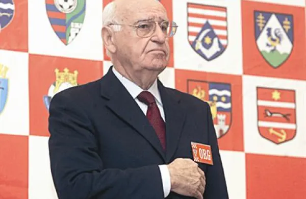 Hrvaški mediji poročajo, da bi Marković lahko bil denarno kaznovan ali celo suspendiran s strani Hrvaške nogometne zveze. Uefa bo preiskavo sprožila v kratkem.