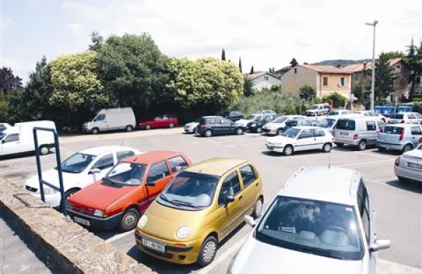 Zemljišča za pošto so predmet številnih pravnih poslov občine pod vodstvom Tomislava Klokočovnika 