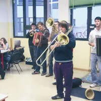 Dijaki zavodov Žiga Zois in Jožef Stefan so na zasedeni šoli poskrbeli tudi za zabavo