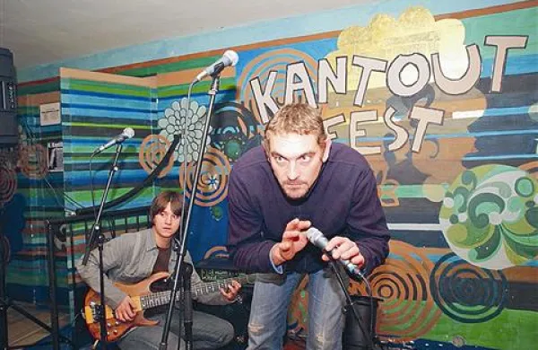 Janez Leban s prejšnjo podobo Minka v ozadju 