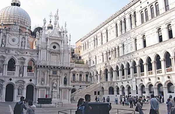 Italijanska vlada naj bi v treh letih za 280 milijonov evrovznižala sredstva v kulturi. 