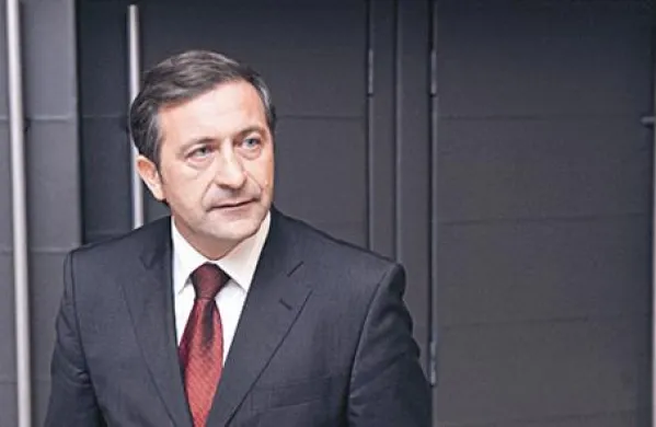 “Če je boj za pravične pokojnine populizem, sem pač populist, vendar ta vrh ni bil temu namenjen, zato nisem želel izgubljati časa,” je dejal Erjavec ob odhodu.