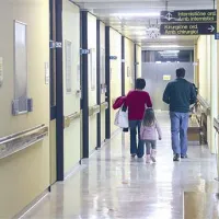 Že takoj po pogonu  so se po hodniku sprehodili prvi pacienti
