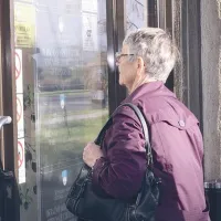 Nekdanja predstojnica dializnega oddelka Saša Žužek Rešek je zavrnila vse očitke iz obtožbe. 