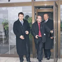Zmago Jelinčič in Srečko Prijatelj sta spomladi 2006 takole podprla Darka Vilerja (desno).