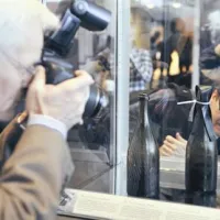 Posamična steklenica bi lahko dosegla vrednost več deset tisoč dolarjev.