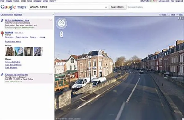 Google Street View je najnovejša spletna storitev, ki omogoča zelo podrobno “sprehajanje” po ulicah številnih evropskih mest.