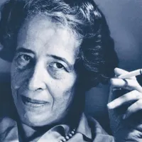 Hannah Arendt, vodilna politična teoretičarka 20. stoletja, je raziskovala  ključne teme zgodovine zahodne politične filozofije in se spraševala po njeni odgovornosti za zločine 20. stoletja 