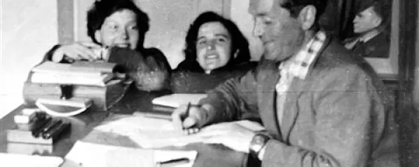 Uredništvo Primorskih novic v Novi Gorici aprila 1953 (Cvetka Mrak na fotografiji prva z leve)