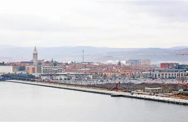 Gradbinci nestrpno čakajo na sončne dneve
