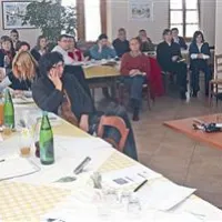 Ob lastnem vložku - tudi v znanje - ima pridelava in predelava dišavnic na Krasu dobre perspektive, so menili udeleženci posveta