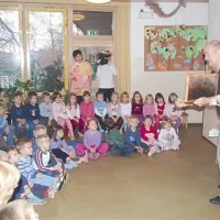 V solkanskem vrtcu Julke Pavletič je  delo v panju in pridelavo medu     predstavil čebelar Franc Vidrih