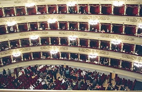 V Italiji stavka več kot 250.000 ljudi, ki so zaposleni v kulturi in filmski umetnosti (na fotografiji je notranjost milanske Scale)