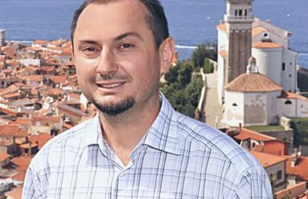 Gašpar Gašpar Mišič svojo podžupansko funkcijo opravlja poklicno.