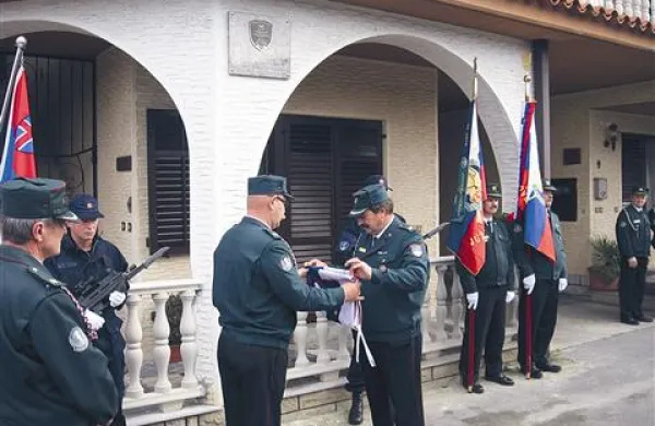 V Sečovljah so odkrili spominsko ploščo družini Klobas 