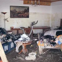 Po grozoviti septembrski ujmi je po prvem popisu na dan po poplavah več kot desetim družinam zalilo  stanovanja do višine dobrega metra in jih povsem uničilo. Krajani  še danes negodujejo, da naj bi   po dopolnjenem seznamu bili pomoči deležni tudi nekateri, ki jim je zalilo le letno kuhinjo ali klet, ne pa bivalnih prostorov.