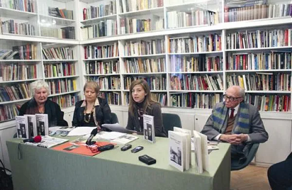 Majda Colja Kompan (z leve), Vera Vetrih, Nadia Roncelli in Boris Pahor na predstavitvi knjig, ki niso namenjena le mladim, ampak tudi mnogim Slovencem, ki ne poznajo zgodovine primorskega antifašizma