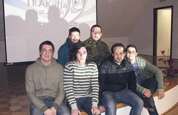 Ekipa organizatorjev festivala, sočasno scenaristov, igralcev in še kaj 
