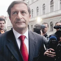  Izvršni odbor DeSUS je sicer že sklenil, da pokojninske reforme ne bodo podprli, a bodo danes vendarle prisluhnili ministrovim predlogom