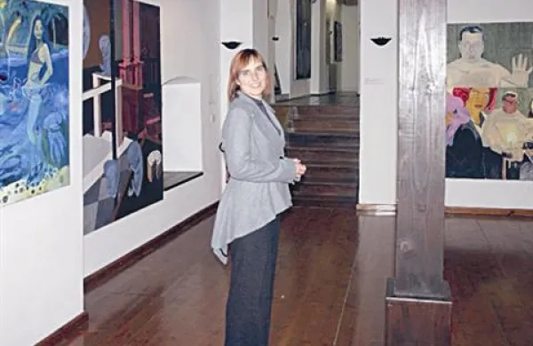 Monika Ivančič Fajfar, kustosinja galerije Rika Debenjaka v Kanalu.