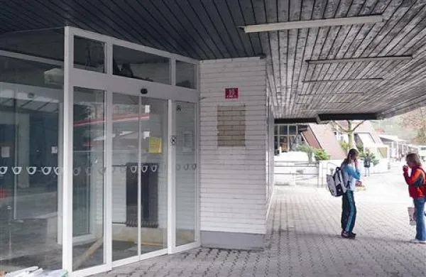 Prostore pošte v Tolminu bodo obnovili z zamudo.