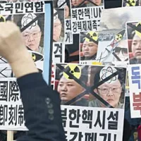 Protesti v Južni Koreji proti severni sosedi