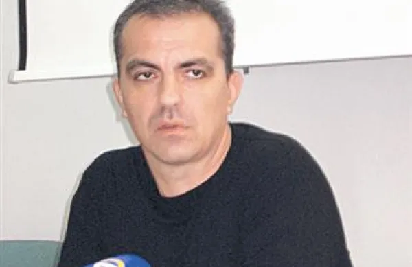 Vodja kriminalistov Dean Jurič zavrača vse očitke, ki so bili v medijih izrečeni proti njemu.