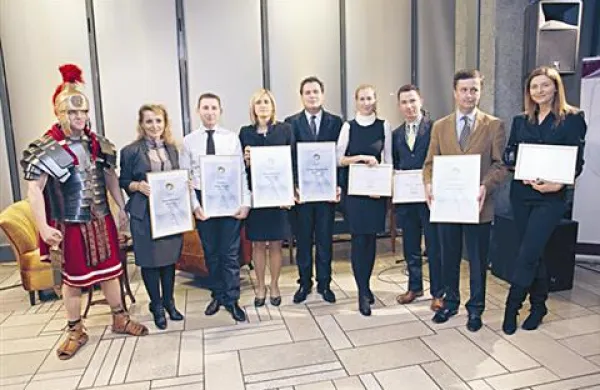 Predstavniki “naj” hotelov s priznanji