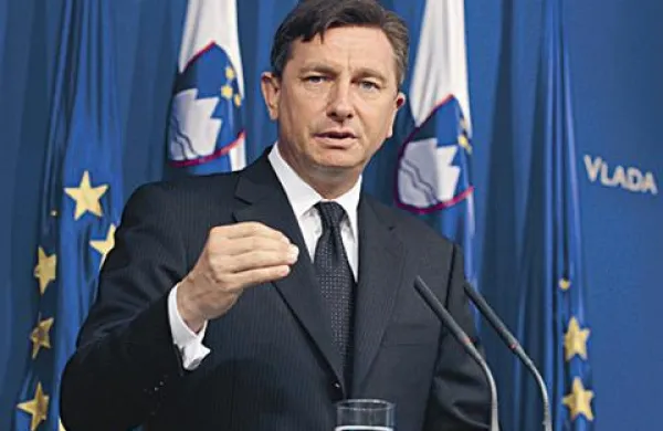 Borut Pahor se bo januarja v Srbiji srečal s Kosorjevo in srbskim predsednikom Borisom Tadićem v okviru personalne trilaterale, ki jo je Pahor pričel na Ptuju. Govorili naj bi o gospodarskih pobudah.